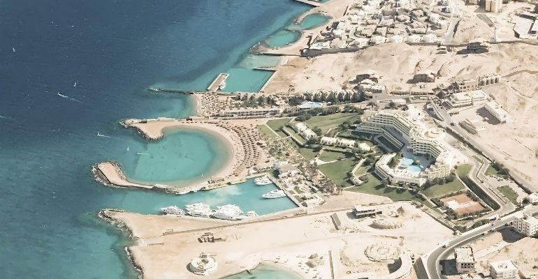 Hurghada coast on the Red Sea with sandy beaches and hotels.jpg