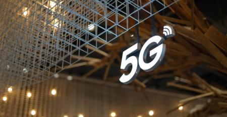 5G sign under construction wires